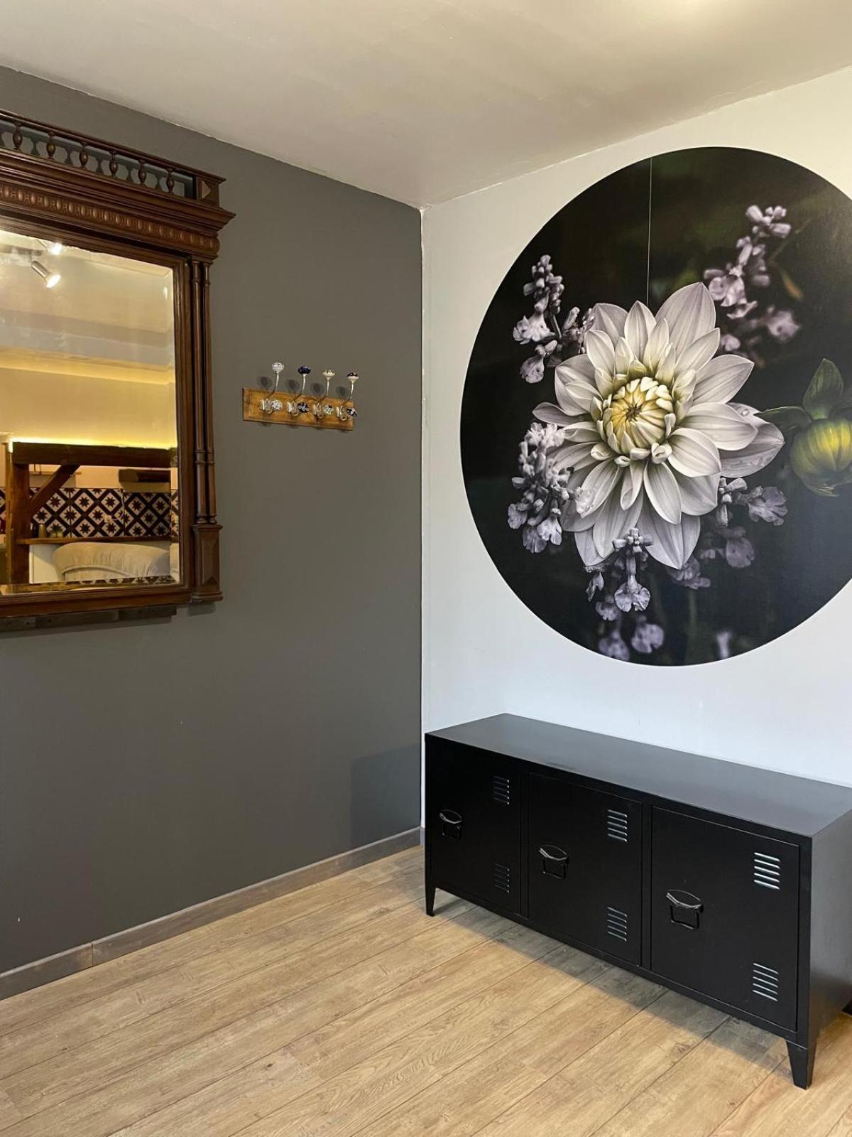 Lilas, Dahlia, Palme Bleue Saint-Aignan  Exteriör bild